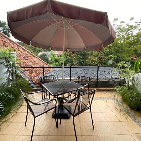 בנדונג La Nostalgie Boutique Guest House מראה חיצוני תמונה
