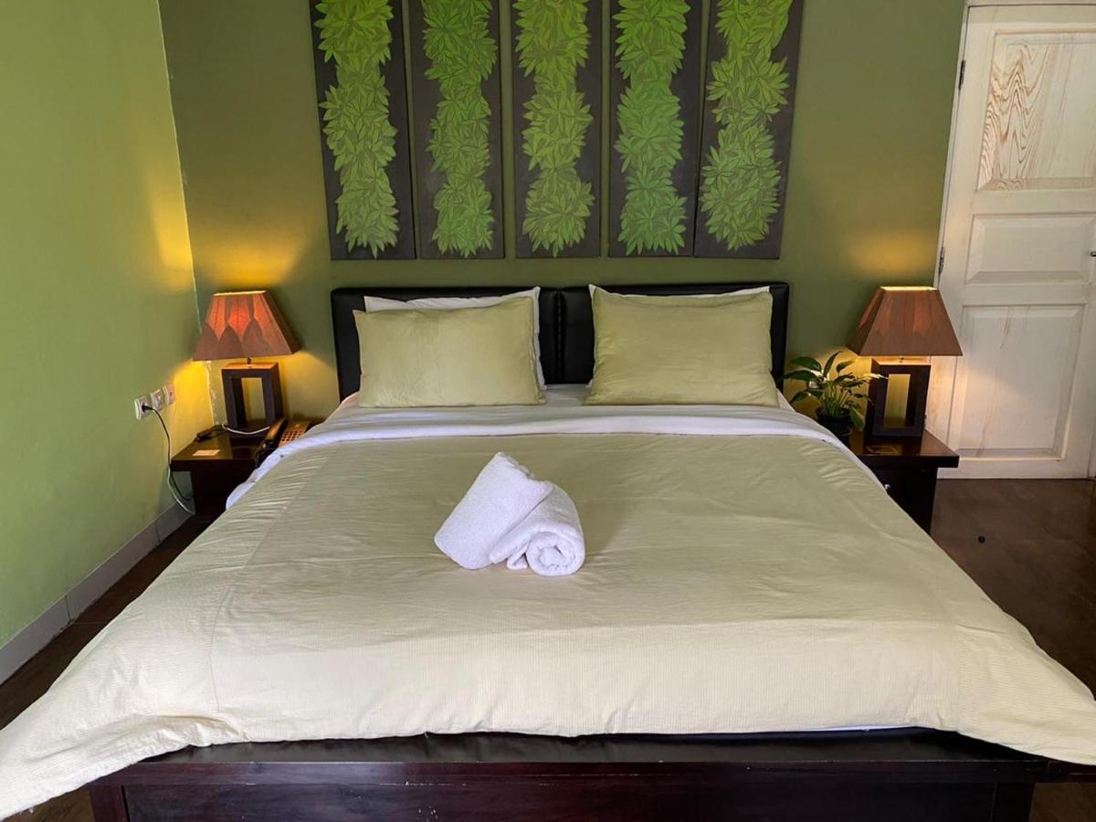 בנדונג La Nostalgie Boutique Guest House מראה חיצוני תמונה