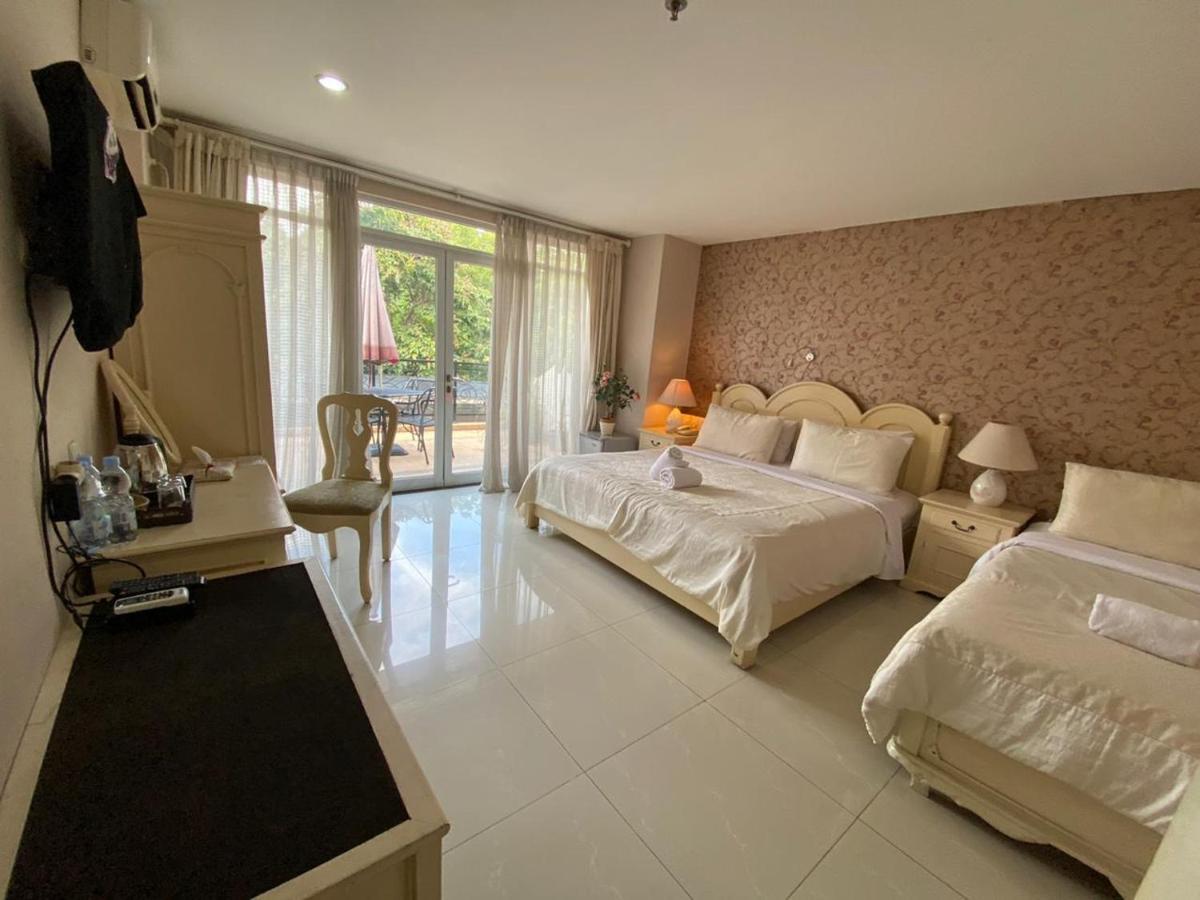 בנדונג La Nostalgie Boutique Guest House מראה חיצוני תמונה