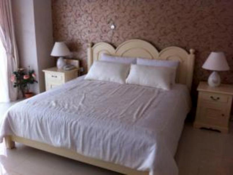 בנדונג La Nostalgie Boutique Guest House מראה חיצוני תמונה