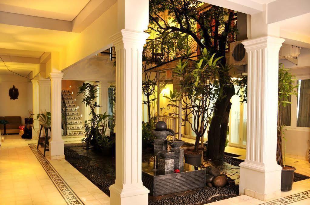 בנדונג La Nostalgie Boutique Guest House מראה חיצוני תמונה