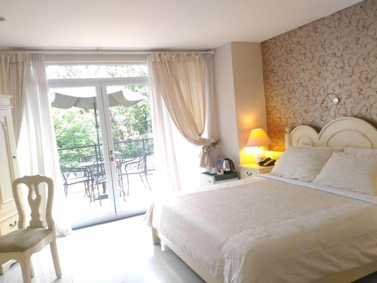 בנדונג La Nostalgie Boutique Guest House מראה חיצוני תמונה